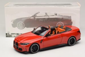 BMW M4 G83 Descapotable Red Metallic Minichamps 1:18 110021030 Metal - imagen 8 de 8
