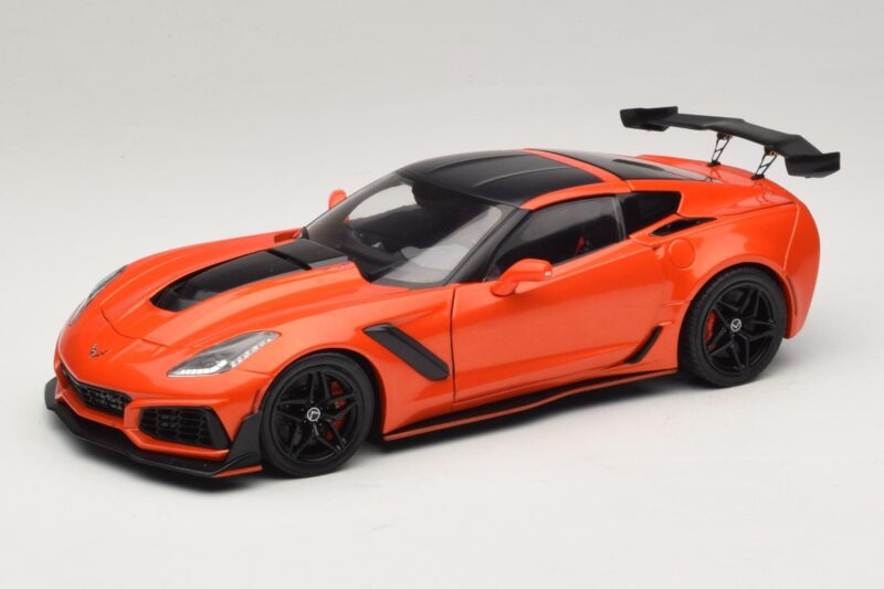 Chevrolet Corvette C7 ZR1 Rojo IXO 1:18 U18RDC001-FO Metal