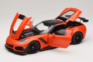 Chevrolet Corvette C7 ZR1 Rojo IXO 1:18 U18RDC001-FO Metal - imagen 2 de 8