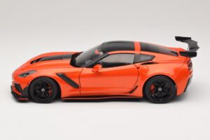 Chevrolet Corvette C7 ZR1 Rojo IXO 1:18 U18RDC001-FO Metal - imagen 4 de 8