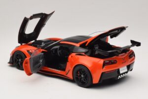 Chevrolet Corvette C7 ZR1 Rojo IXO 1:18 U18RDC001-FO Metal - imagen 5 de 8