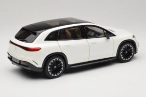 Mercedes EQS SUV X296 Manufaktur Diamond White NZG 1:18 B66960590 Metal - imagen 3 de 8