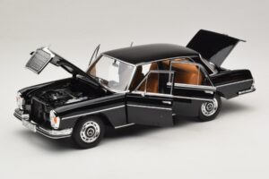 Mercedes 280 SE W108 Negro Norev 1:18 183360 Metal - imagen 2 de 8