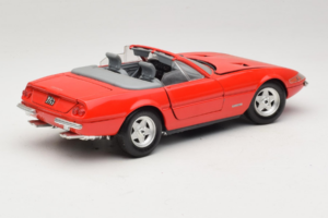 Ferrari 365 GTS/4 Spider Rojo Techno Giodi 1:18 40028-P1 Metal - imagen 3 de 8