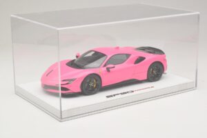 Ferrari SF90 Pack Fiorano Brillante Qatar Pink BBR 1:18 RACELINE137 Resina - imagen 6 de 7