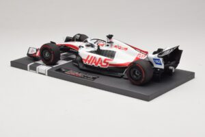 Haas VF-22 K. Magnussen Pole Position Brazilian GP 2022 Minichamps 1:18 117222120 Resina - imagen 5 de 7