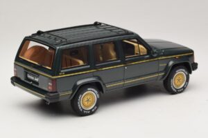 Jeep Cherokee XJ Limited Dark Hunter Green Otto 1:18 OT1340 Resina - imagen 2 de 6
