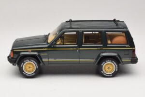 Jeep Cherokee XJ Limited Dark Hunter Green Otto 1:18 OT1340 Resina - imagen 3 de 6