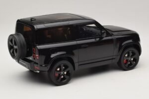 Land Rover Defender 90 L663 P400 X-Dynamic HSE Santorini Black GT Spirit 1:18 GT992 Resina - imagen 2 de 6