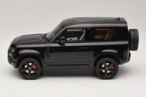 Land Rover Defender 90 L663 P400 X-Dynamic HSE Santorini Black GT Spirit 1:18 GT992 Resina - imagen 3 de 6