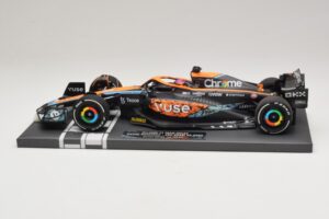 McLaren MCL36 #3 D. Ricciardo Abu Dhabi GP 2022 Minichamps 1:18 537224003 Resina - imagen 3 de 7