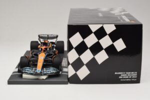McLaren MCL36 #3 D. Ricciardo Abu Dhabi GP 2022 Minichamps 1:18 537224003 Resina - imagen 6 de 7