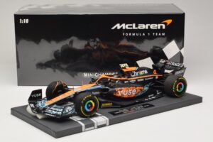 McLaren MCL36 #4 L. Norris Abu Dhabi GP 2022 Minichamps 1:18 537224004 Resina - imagen 6 de 7
