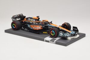 McLaren MCL36 O. Piastri Abu Dhabi Test 2022 Minichamps 1:18 537221828 Resina - imagen 4 de 7
