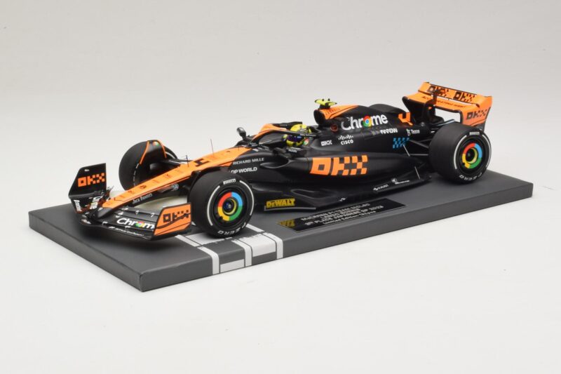 McLaren MCL60 #4 L. Norris 2nd Place Japanese GP 2023 Minichamps 1:18 537233504 Resina