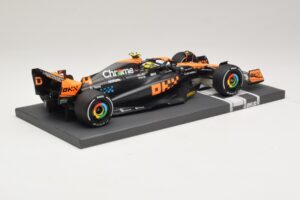 McLaren MCL60 #4 L. Norris 2nd Place Japanese GP 2023 Minichamps 1:18 537233504 Resina - imagen 2 de 7
