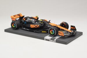 McLaren MCL60 #4 L. Norris 2nd Place Japanese GP 2023 Minichamps 1:18 537233504 Resina - imagen 4 de 7