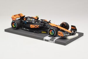 McLaren MCL60 #4 L. Norris 2nd Place Singapore GP 2023 Minichamps 1:18 537233404 Resina - imagen 4 de 7