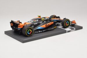 McLaren MCL60 #4 L. Norris Australian GP 2023 Minichamps 1:18 537232104 Resina - imagen 2 de 7