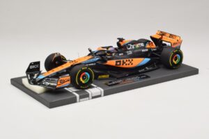 McLaren MCL60 #81 O. Piastri Hungarian GP 2023 Minichamps 1:18 537233081 Resina
