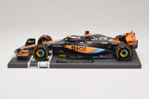 McLaren MCL60 #81 O. Piastri Hungarian GP 2023 Minichamps 1:18 537233081 Resina - imagen 3 de 7