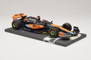 McLaren MCL60 #81 O. Piastri Hungarian GP 2023 Minichamps 1:18 537233081 Resina - imagen 4 de 7