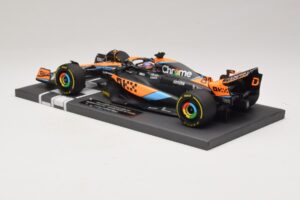 McLaren MCL60 #81 O. Piastri Hungarian GP 2023 Minichamps 1:18 537233081 Resina - imagen 5 de 7