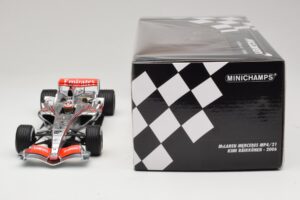 McLaren MP4/21 #3 K. Raikkonen 2006 Minichamps 1:18 530061803 Resina - imagen 6 de 7