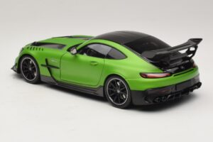 Mercedes AMG GT Black Series C190 Matt Green Metallic Minichamps 1:18 110032022 Metal - imagen 7 de 8