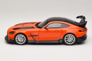 Mercedes AMG GT Black Series C190 Naranja con Llantas Plata Minichamps 1:18 110032024 Metal - imagen 4 de 8