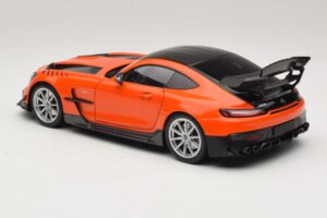 Mercedes AMG GT Black Series C190 Naranja con Llantas Plata Minichamps 1:18 110032024 Metal - imagen 7 de 8