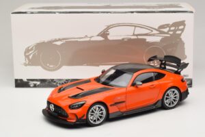 Mercedes AMG GT Black Series C190 Naranja con Llantas Plata Minichamps 1:18 110032024 Metal - imagen 8 de 8