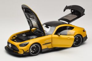 Mercedes AMG GT Black Series C190 Solarbeam Yellow Metallic Minichamps 1:18 110032021 Metal - imagen 2 de 8