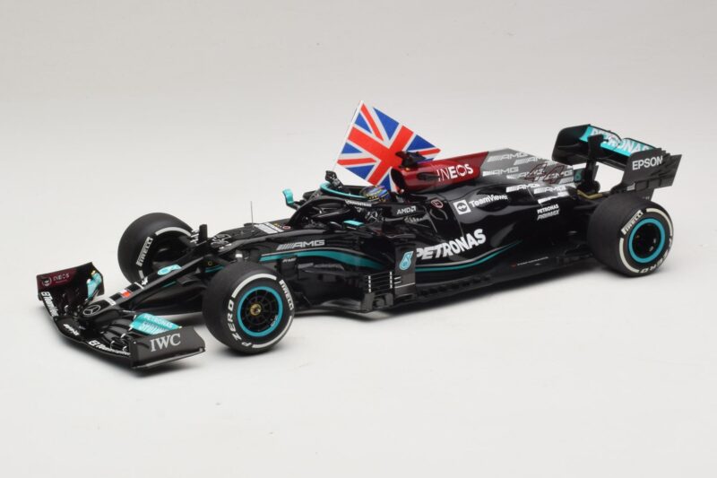 Mercedes AMG Petronas W12 E Performance L. Hamilton Winner British GP 2021 Minichamps 1:18 110211144 Resina