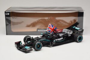 Mercedes AMG Petronas W12 E Performance L. Hamilton Winner British GP 2021 Minichamps 1:18 110211144 Resina - imagen 7 de 7