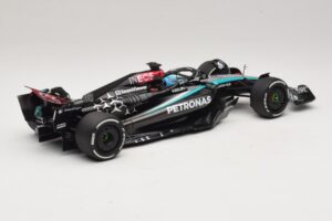 Mercedes AMG Petronas W15 E Performance G. Russell 2024 Minichamps 1:18 110240163 Resina - imagen 2 de 7