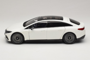 Mercedes EQS V297 Manufaktur Opalite White NZG 1:18 B66961049 Metal - imagen 4 de 8