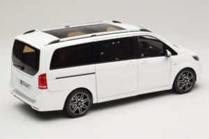 Mercedes V-Class W447 AMG Line Blanco Norev 1:18 183876 Metal - imagen 3 de 8