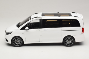 Mercedes V-Class W447 AMG Line Blanco Norev 1:18 183876 Metal - imagen 5 de 8