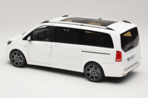 Mercedes V-Class W447 AMG Line Blanco Norev 1:18 183876 Metal - imagen 7 de 8