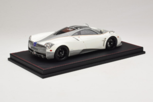 Pagani Huayra Luminous Green AB 1:18 REMC041 Resina - imagen 3 de 7