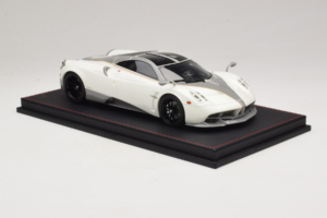 Pagani Huayra Luminous Green AB 1:18 REMC041 Resina - imagen 4 de 7