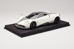 Pagani Huayra Luminous Green AB 1:18 REMC041 Resina - imagen 2 de 7