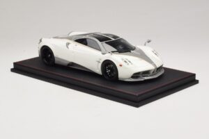 Pagani Huayra Luminous Green AB 1:18 REMC041 Resina - imagen 4 de 7