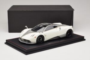 Pagani Huayra Luminous Green AB 1:18 REMC041 Resina - imagen 7 de 7