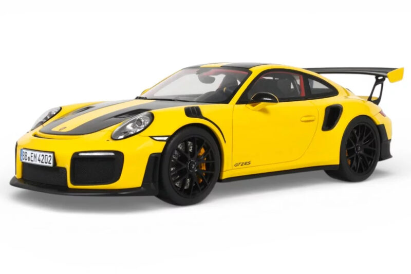 Porsche 911 GT2 RS 991.2 Nurburgring Lap Record Amarillo GT Spirit 1:18 GT972 Resina