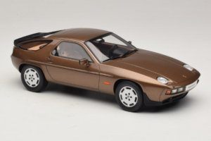 Porsche 928 S Tobacco Metallic GT Spirit 1:18 GT1005 Resina - imagen 4 de 6