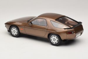 Porsche 928 S Tobacco Metallic GT Spirit 1:18 GT1005 Resina - imagen 5 de 6