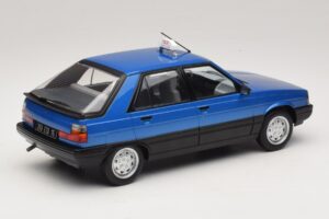 Renault 11 GTL Taxi James Bond MCG 1:18 MCG18833 Metal - imagen 2 de 6