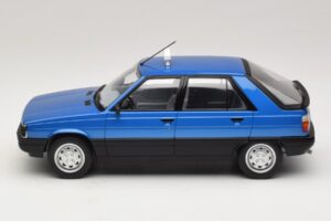 Renault 11 GTL Taxi James Bond MCG 1:18 MCG18833 Metal - imagen 3 de 6